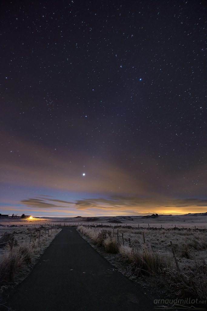 aubrac-marchastel-lozere-route-cap-combattut-etoiles-2016-11-010-683x1024