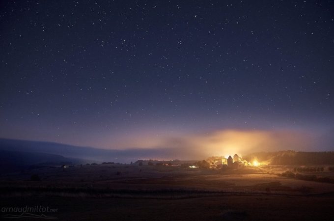 aubrac-saint-chely-aveyron-village-nuit-etoiles-2016-10-010-1024x678